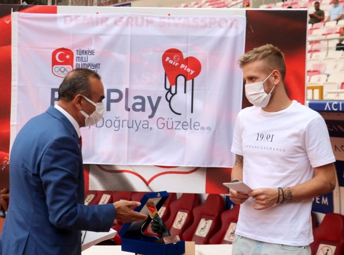 Sivassporlu Pedro Henrique’ye Fair Play Ödülü
