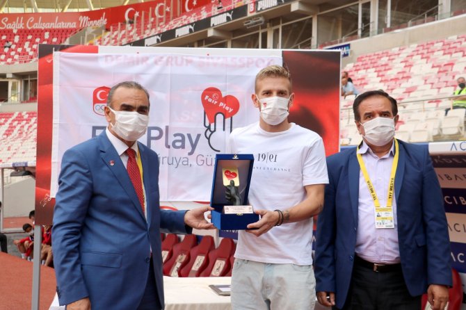 Sivassporlu Pedro Henrique’ye Fair Play Ödülü