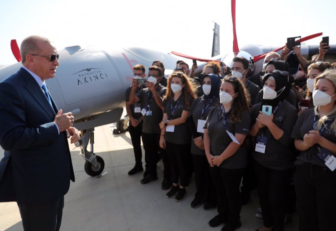 Cumhurbaşkanı Erdoğan Akıncı Ti̇ha’ya İlk İmzayı Attı