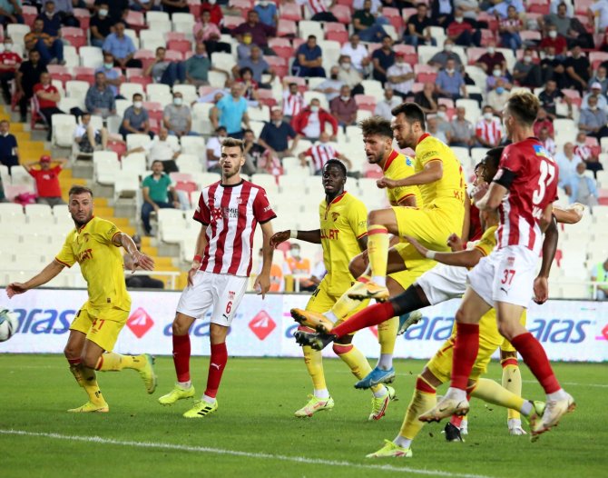 Süper Lig: D.g. Sivasspor: 2 Göztepe: 2 (Maç Sonucu)