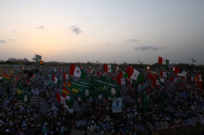 Pakistan’da Hükümet Karşıtı Protesto