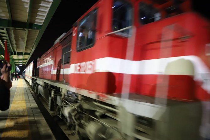 Zafer Treni ’Büyük Taaruz’un Başladığı Afyon Kocatepe’ye Ulaştı