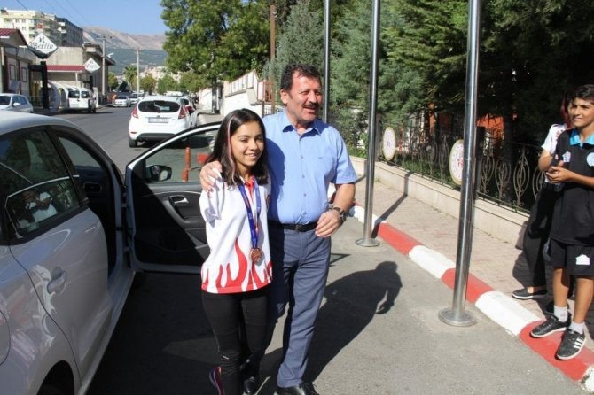 Sevilay Öztürk’ten Tarihi Madalya