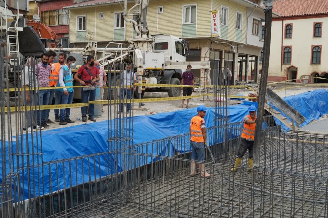 Toki̇, Selde Yıkılan 16 İş Yerinin Temelini Attı
