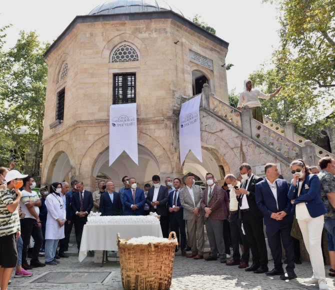 6 Asırlık Handa Develi Koza Mezadı