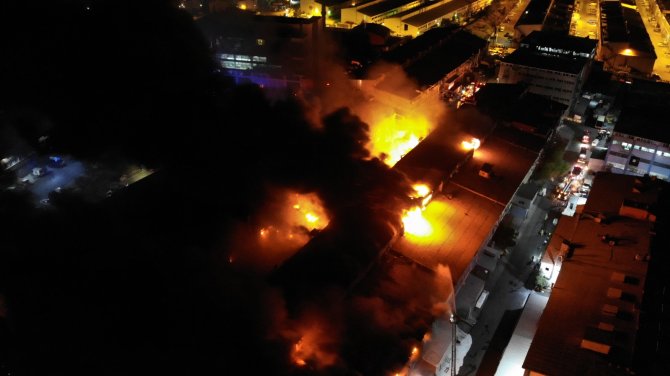 Başakşehir İ̇kitelli Çevre Sanayi Sitesi’nde Yangın