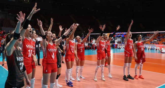 Filenin Sultanları, Namağlup Yarı Finalde