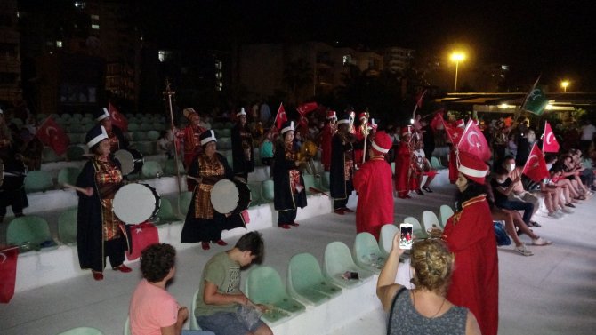 Kadın Mehteranlardan Filenin Sultanları’na Marşlı Destek