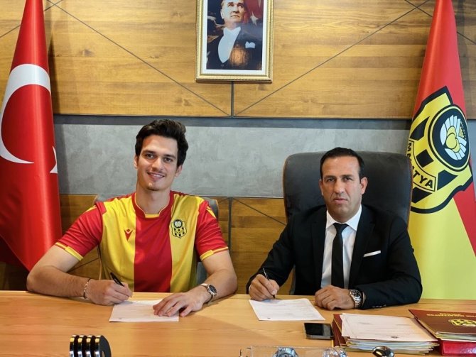 Yeni Malatyaspor, Ahmet Oytun Özdoğan İle 3 Yıllık Sözleşme İmzaladı