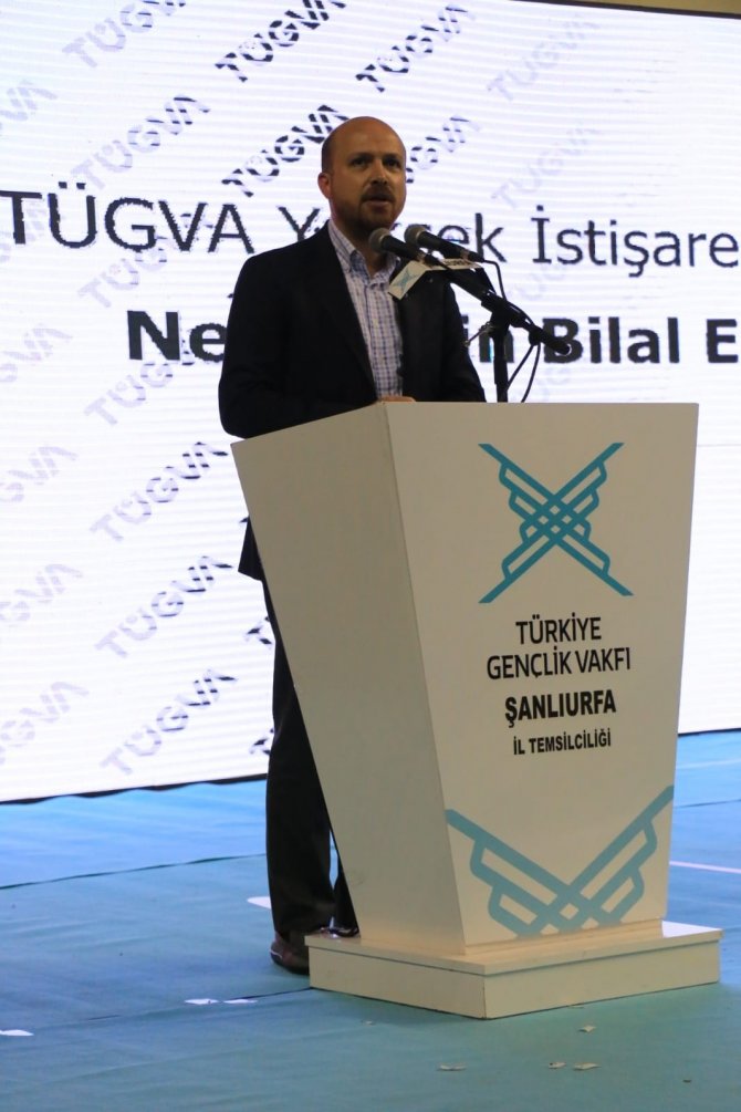 Bilal Erdoğan “Bir Sabah Gelecek Kardan Aydınlık” Şiirini Marş Seklinde Seslendirdi