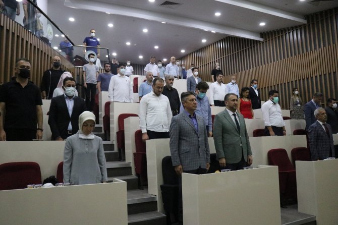 Bolu’da, Ak Parti’li Meclis Üyeleri Salonu Terk Ederek Özcan’ı Protesto Etti