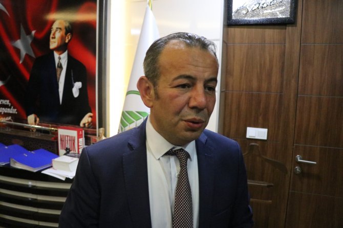 Bolu’da, Ak Parti’li Meclis Üyeleri Salonu Terk Ederek Özcan’ı Protesto Etti