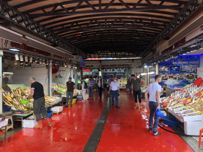 Balık Sezonunun İkinci Gününde Tezgahlar Şenlendi