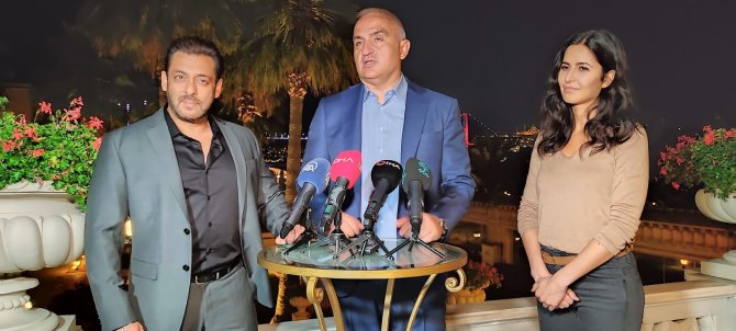 Kültür Ve Turizm Bakanı Mehmet Nuri Ersoy Bollywood Yıldızları İle Bir Araya Geldi