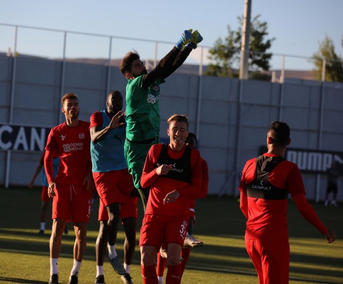 Sivasspor, Fenerbahçe Maçı Hazırlıklarına Çift İdmanla Devam Etti