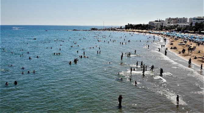 Turizmin Merkezi Kızkalesi’nde Pazar Yoğunluğu