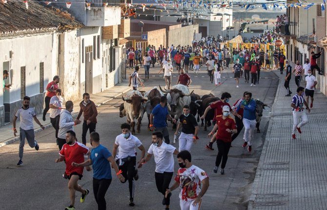 İ̇spanya’da Covid-19 Salgının Başından Bu Yana İlk Boğa Koşusu Yapıldı