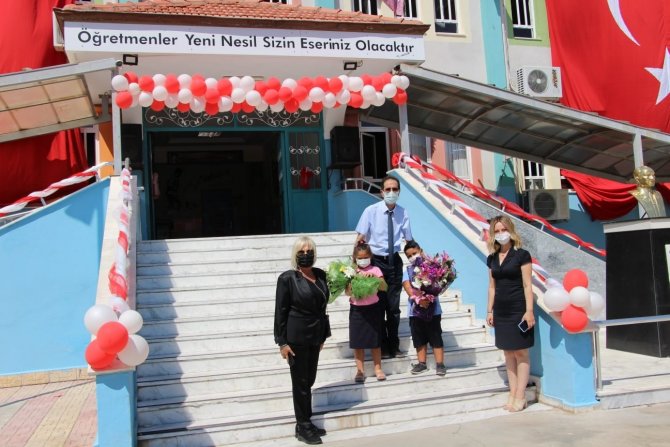 Marmaris’te Öğrenciler Okullarına, Öğretmenler Öğrencilerine Kavuştu