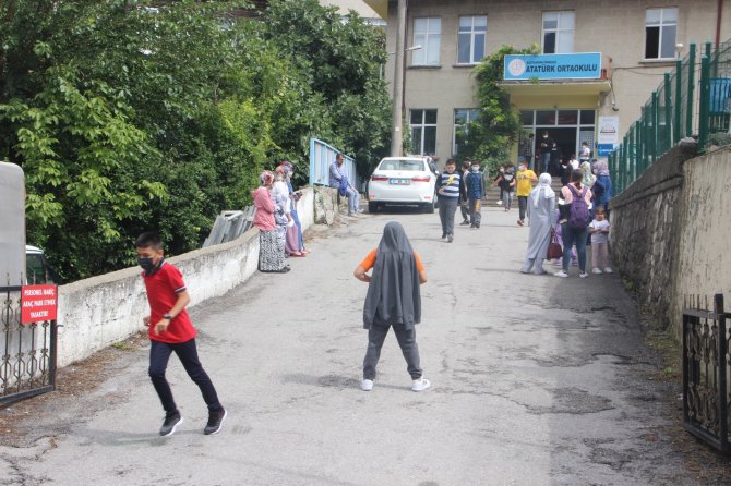 Afet Bölgesi İlan Edilen İ̇nebolu’da Yüz Yüze Eğitim Başladı