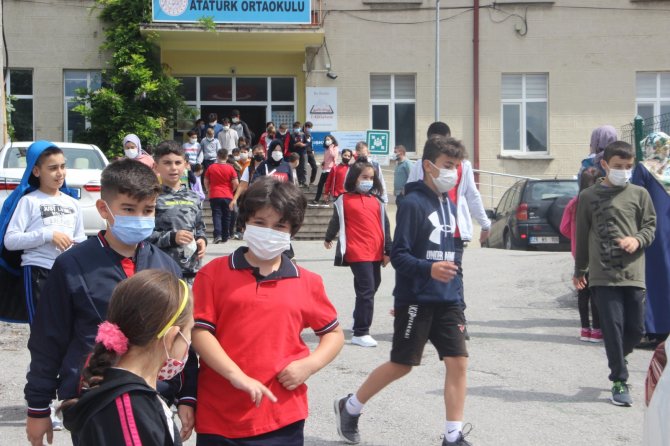 Afet Bölgesi İlan Edilen İ̇nebolu’da Yüz Yüze Eğitim Başladı