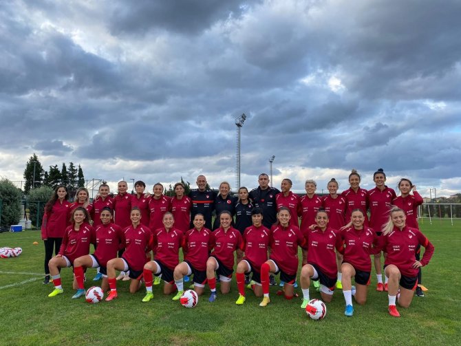 A Milli Kadın Futbol Takımı Hazırlıklarına Başladı