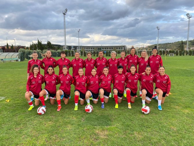 A Milli Kadın Futbol Takımı Hazırlıklarına Başladı