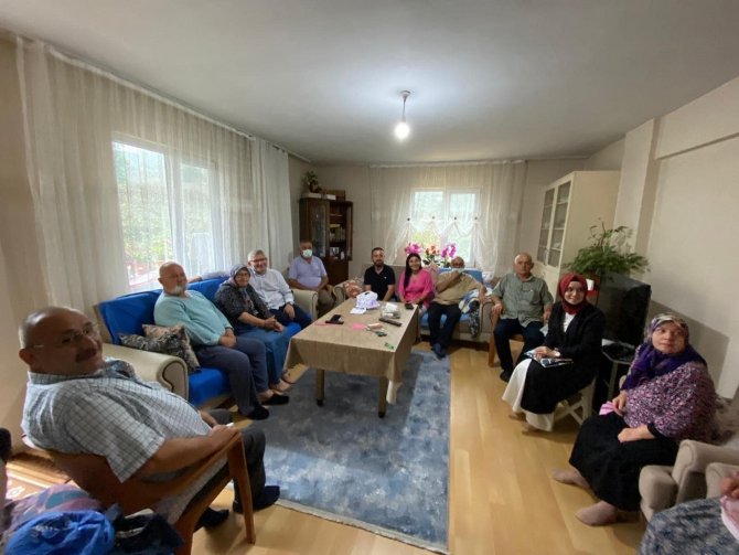 Milletvekili Aydın Pazar Esnafının İsteğini Geri Çevirmedi, Evine Misafir Oldu