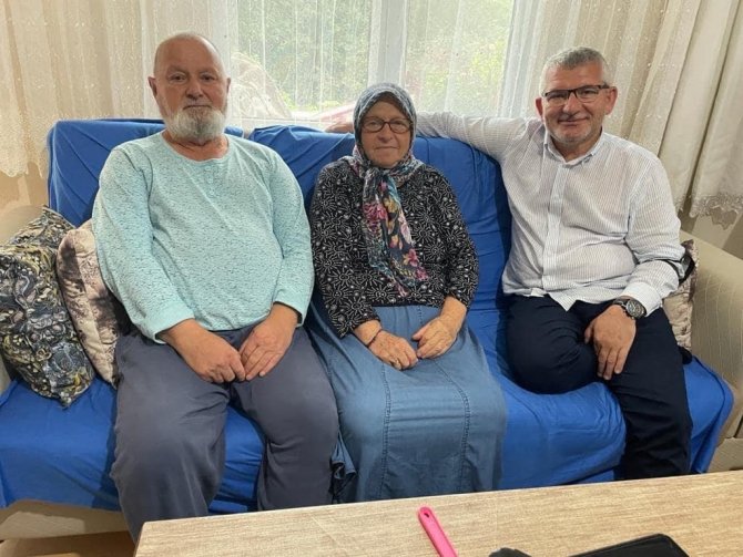 Milletvekili Aydın Pazar Esnafının İsteğini Geri Çevirmedi, Evine Misafir Oldu