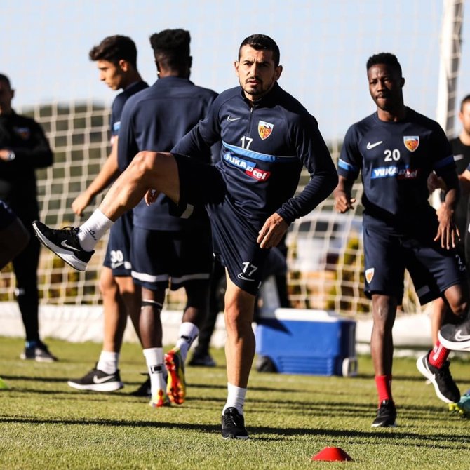 Kayserispor Suda Antrenman Yaptı