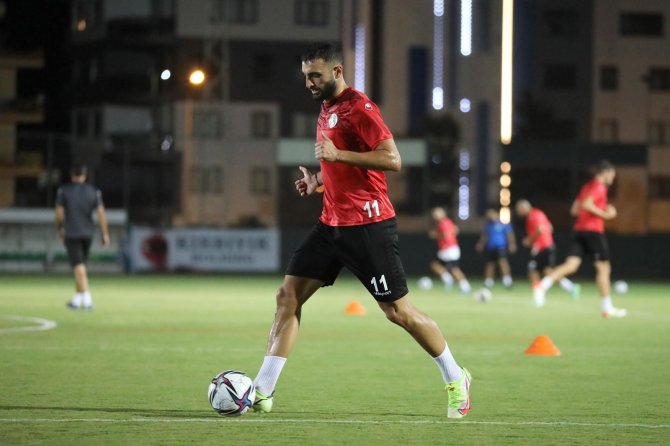 Bülent Korkmaz, Alanyaspor İle İlk Antrenmanına Çıktı