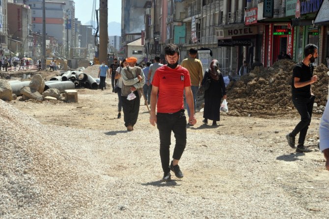Yüksekova’nın Bitmeyen Çileli Yolları