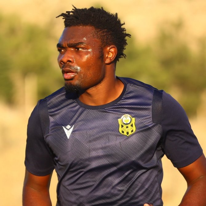 Yeni Transfer Chouiar İlk Antrenmanına Çıktı