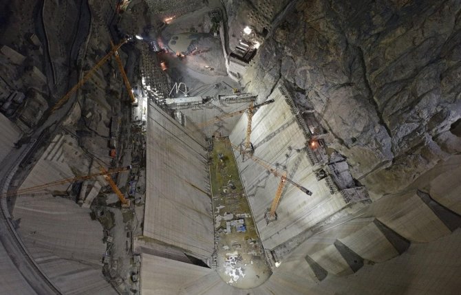 Türkiye’nin En Büyük Barajında Çalışmalar Gece Gündüz Devam Ediyor