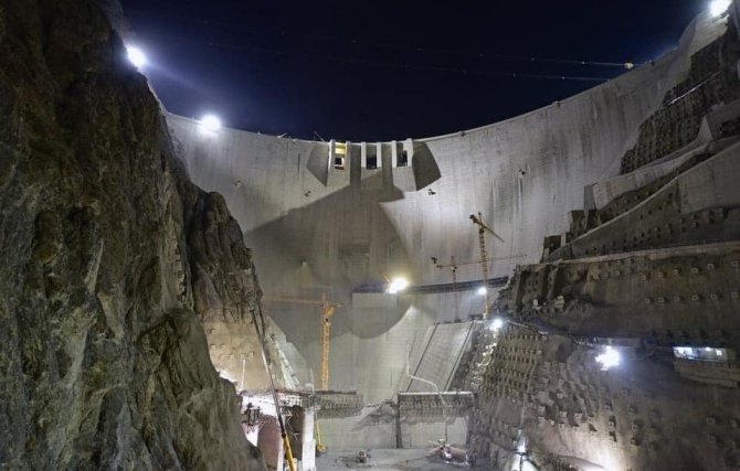 Türkiye’nin En Büyük Barajında Çalışmalar Gece Gündüz Devam Ediyor