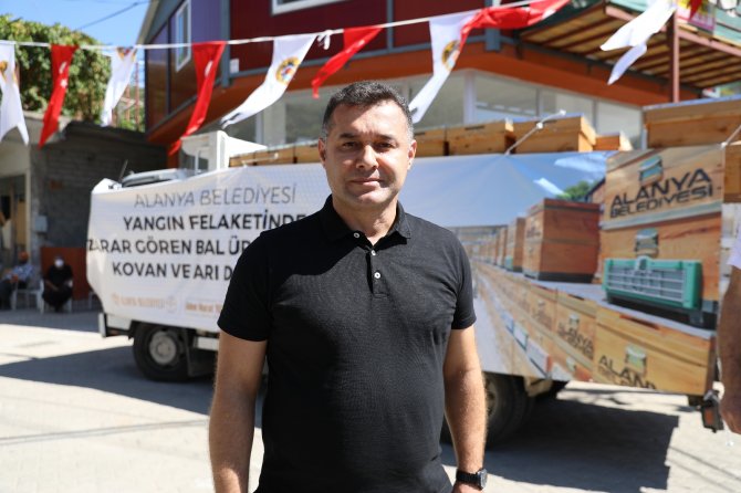 Yangında Kovanları Zarar Gören 23 Arıcıya Ücretsiz 350 Arı Kovanı Dağıtıldı