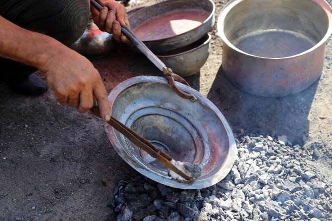 Gümüşhane’nin Tek Kalaycısı Da Mesleği Bırakmak Üzere