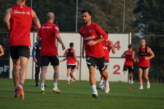 Gaziantep Fk’ya 14 Oyuncu Geldi, 13 Oyuncu Gitti
