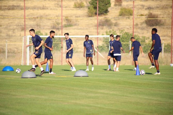 Yeni Malatyaspor 18 Futbolcu Transfer Etti