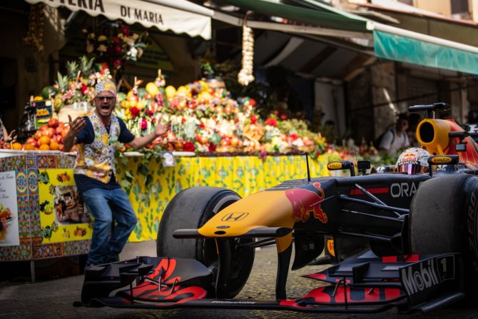 Max Verstappen, İ̇talya Gp Öncesinde Palermo Sokaklarında Gezintiye Çıktı
