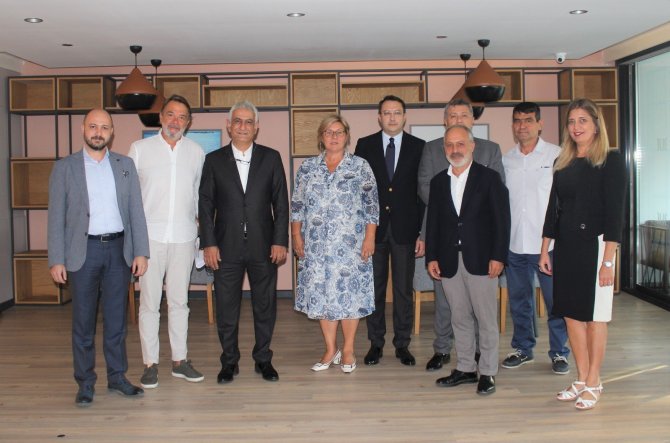 Kültür Ve Turizm Bakanı Ersoy, Marmaris’te Turizmciler İle Bir Araya Geldi