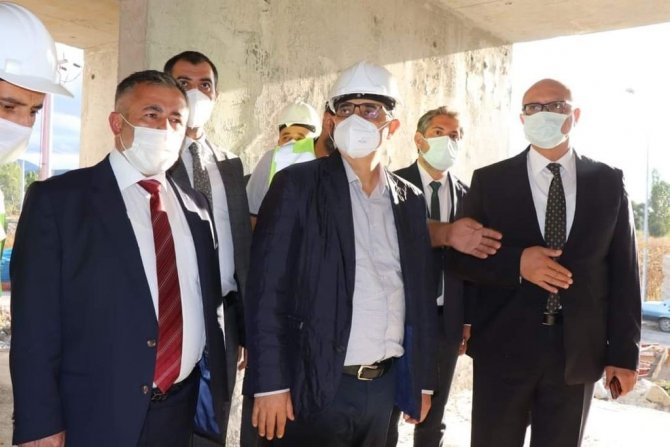 Bakan Dönmez Baba Ocağında