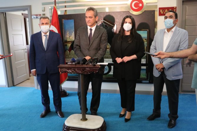 Bakan Özer: “Seyhan Ve Yüreğir’e 5 Yeni İlkokul Yapılacak”