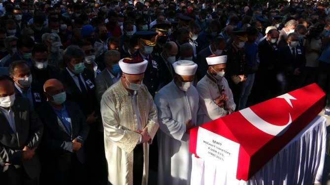 2 Aylık Evli Olan İ̇dlib Şehidine Gözü Yaşlı Veda