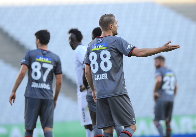 Süper Lig: Fatih Karagümrük: 2 - Adana Demirspor: 0 (İ̇lk Yarı)