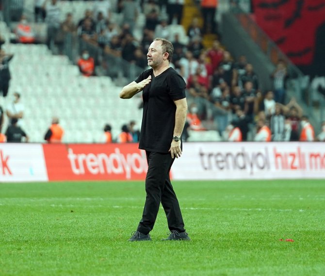 Taraftar İstedi, Sergen Yalçın Sahaya Çıktı
