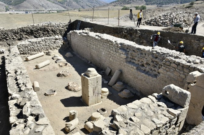 Satala Antik Kentindeki Kazılarda 5 Bin Yıllık Bulgulara Rastlandı