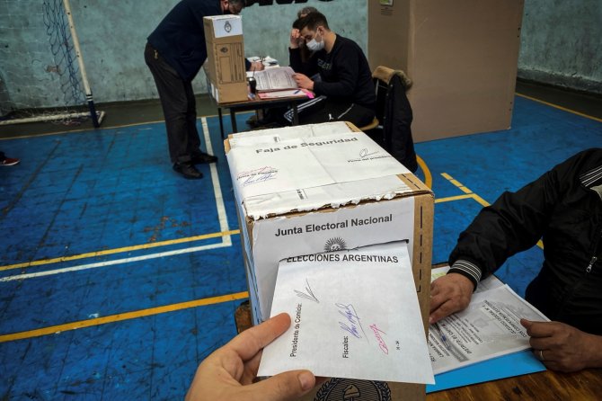 Arjantin’de Halk, Ön Seçimler İçin Sandık Başında