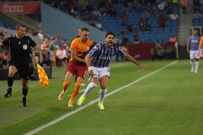 Süper Lig: Trabzonspor:1 - Galatasaray:2 (İ̇lk Yarı)