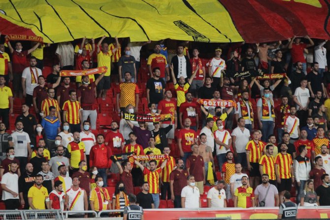 Süper Lig: Göztepe: 0 - Medipol Başakşehir: 1 (İ̇lk Yarı)