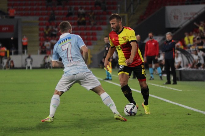 Süper Lig: Göztepe: 0 - Medipol Başakşehir: 1 (İ̇lk Yarı)